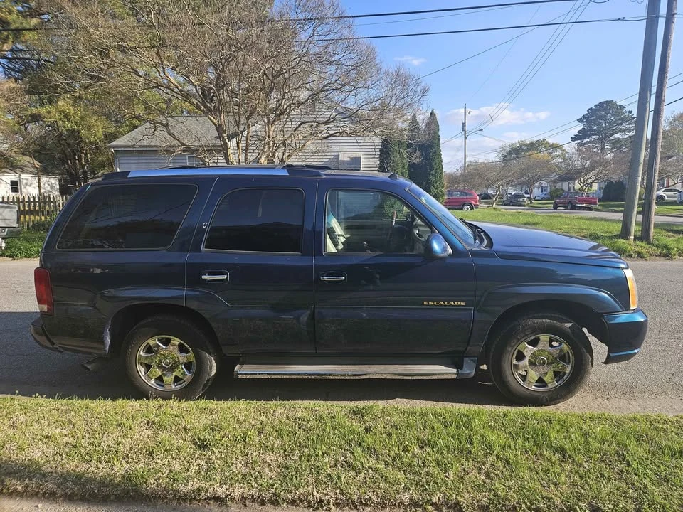 2005 Cadillac Escalade & EXT 2nd Gen - Image 4 of 8