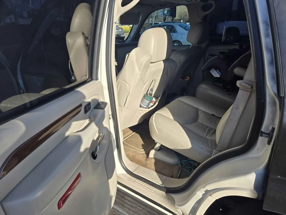2005 Cadillac Escalade & EXT 2nd Gen - Image 4 of 6