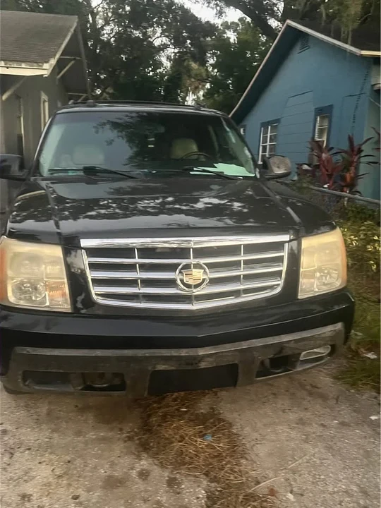 2005 Cadillac Escalade & EXT 2nd Gen - Image 2 of 8