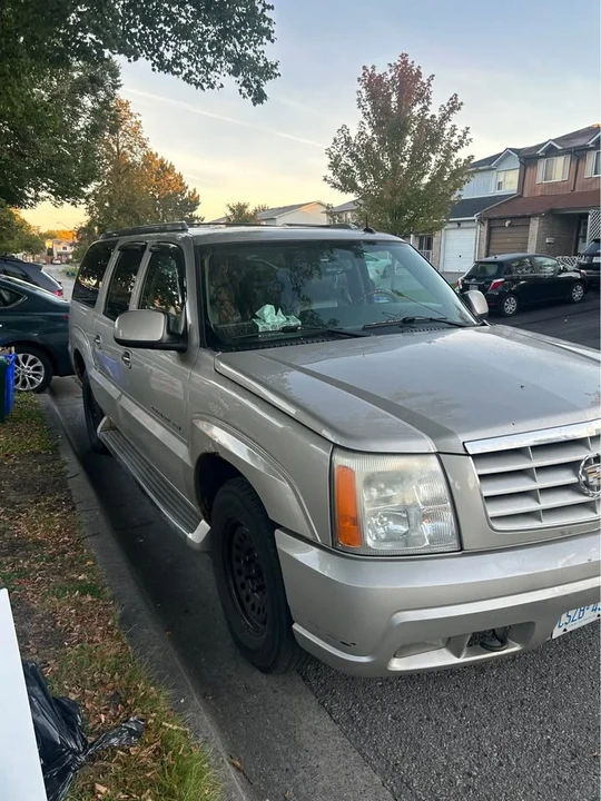 2005 Cadillac Escalade & EXT 2nd Gen - Image 2 of 7