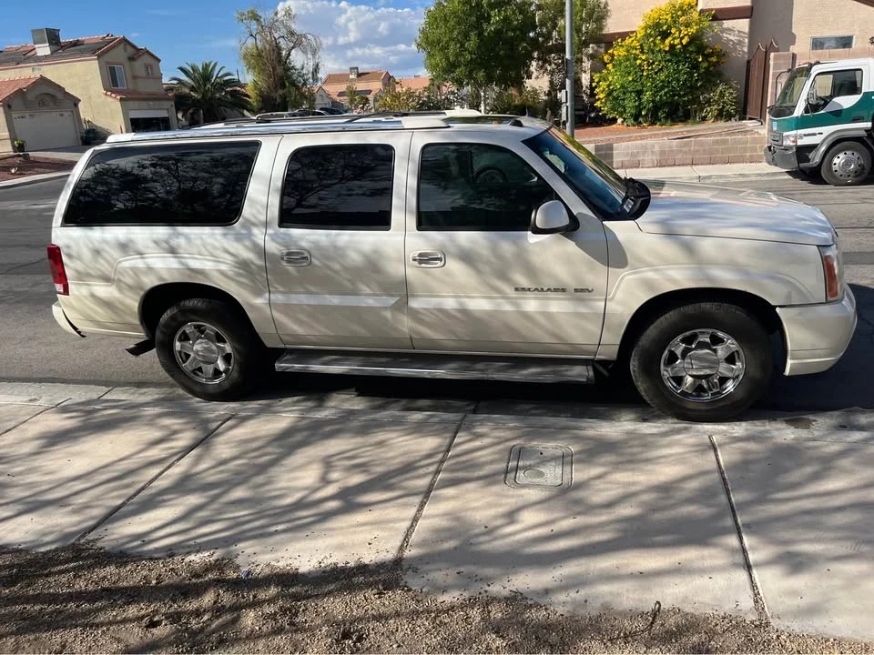 2005 Cadillac Escalade & EXT 2nd Gen - Image 3 of 14
