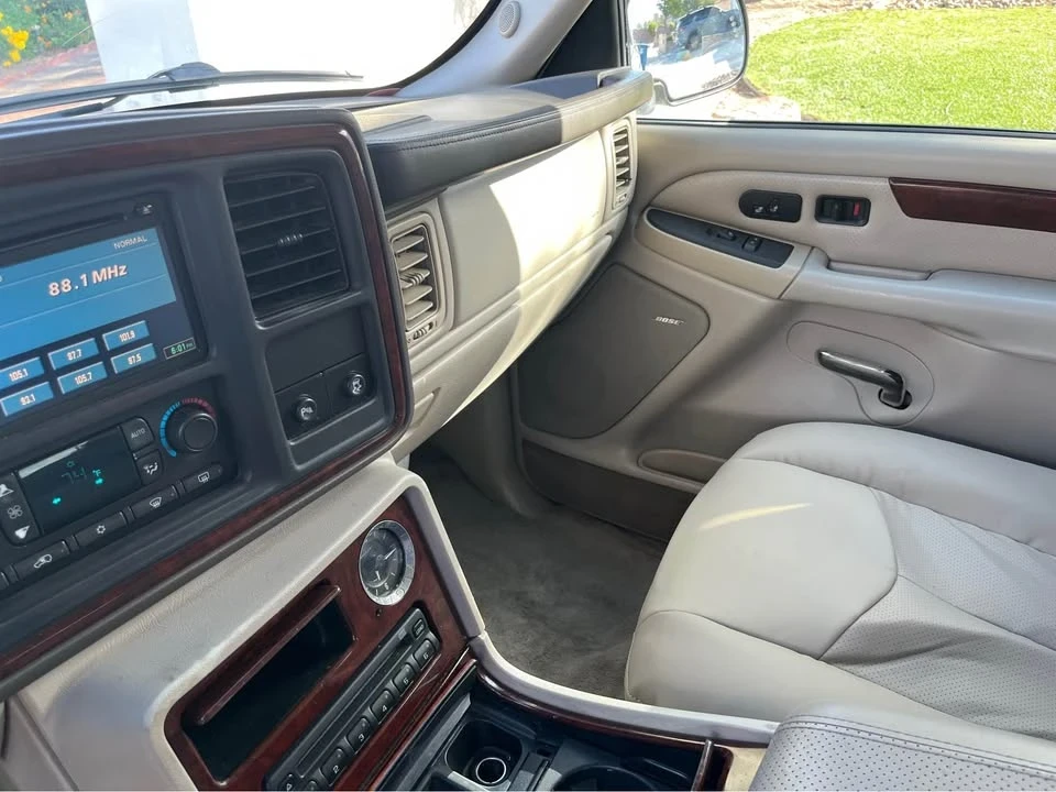 2005 Cadillac Escalade & EXT 2nd Gen - Image 11 of 14