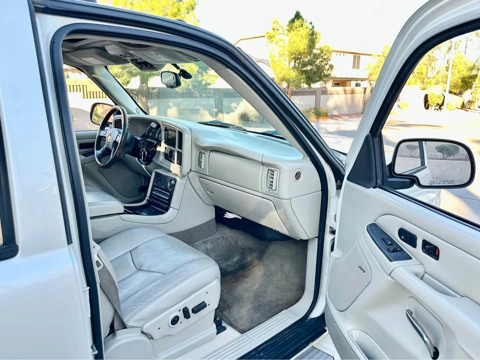 2005 Cadillac Escalade & EXT 3rd Gen - Image 4 of 11