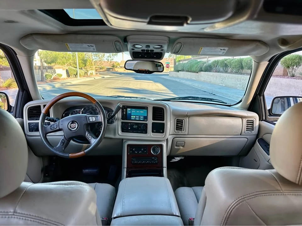 2005 Cadillac Escalade & EXT 3rd Gen - Image 9 of 11
