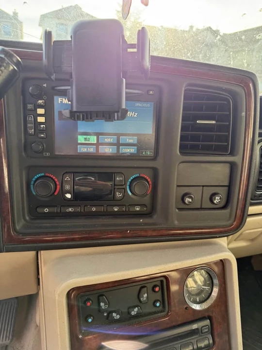 2005 Cadillac Escalade & EXT 2nd Gen - Image 8 of 14