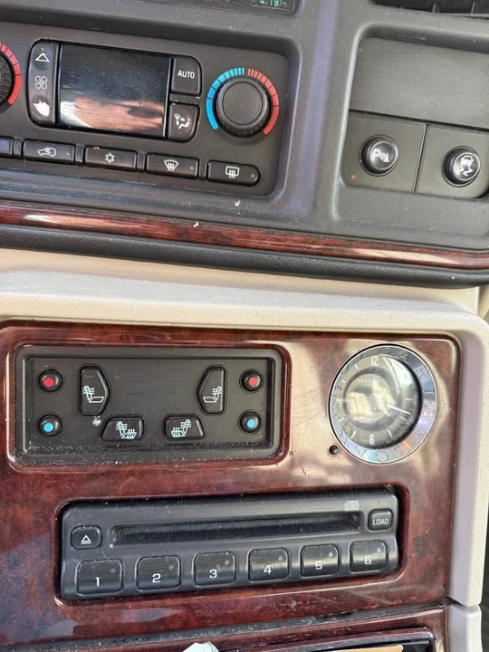 2005 Cadillac Escalade & EXT 2nd Gen - Image 9 of 14