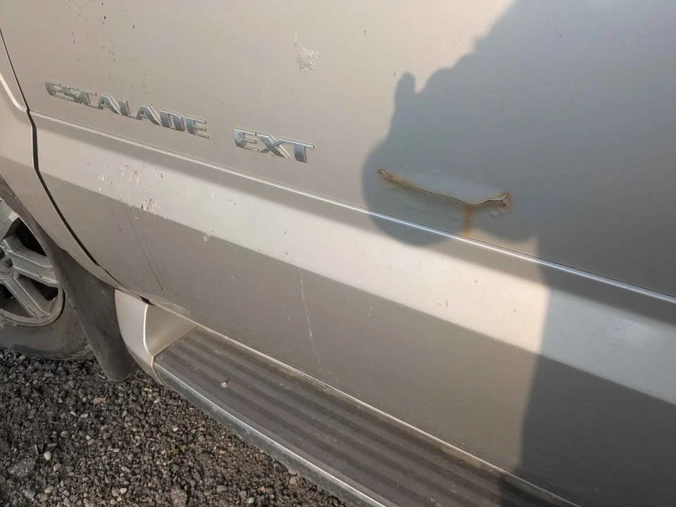 2005 Cadillac Escalade & EXT 2nd Gen - Image 2 of 6