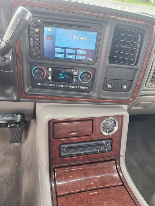 2005 Cadillac Escalade & EXT 2nd Gen - Image 14 of 15
