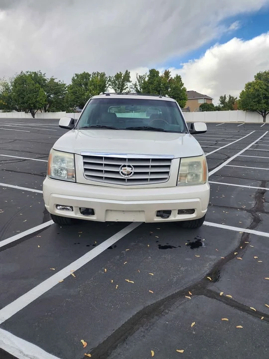 2005 Cadillac Escalade & EXT 2nd Gen - Image 2 of 15