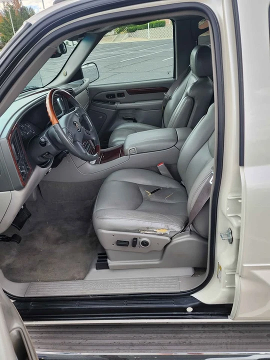 2005 Cadillac Escalade & EXT 2nd Gen - Image 8 of 15