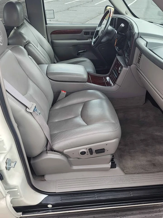2005 Cadillac Escalade & EXT 2nd Gen - Image 11 of 15