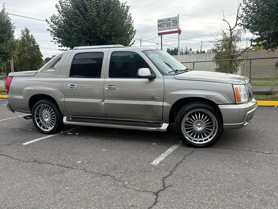 2005 Cadillac Escalade & EXT 2nd Gen - Image 2 of 9