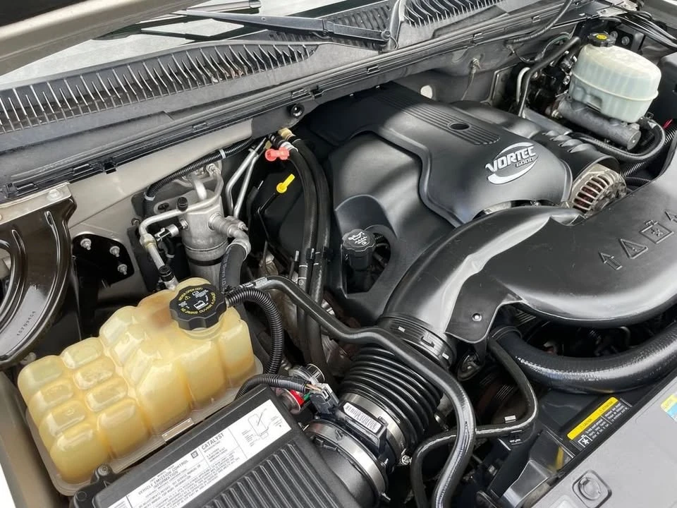 2005 Cadillac Escalade & EXT 2nd Gen - Image 19 of 20
