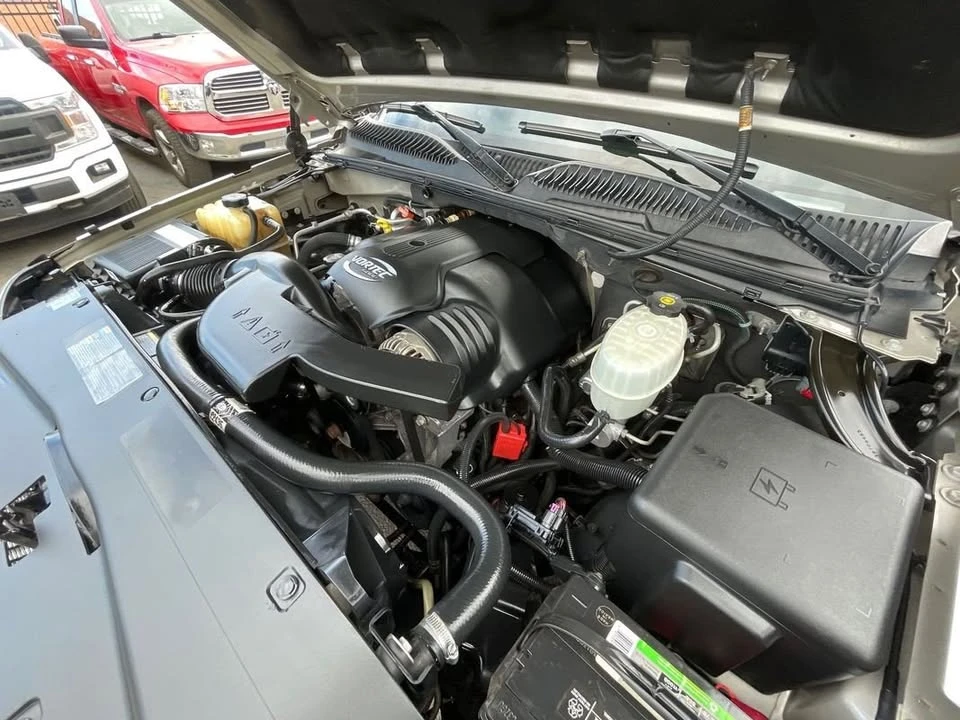 2005 Cadillac Escalade & EXT 2nd Gen - Image 18 of 20