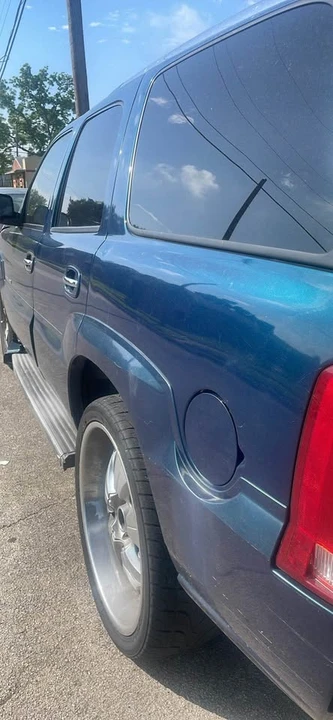 2005 Cadillac Escalade & EXT 2nd Gen - Image 3 of 4