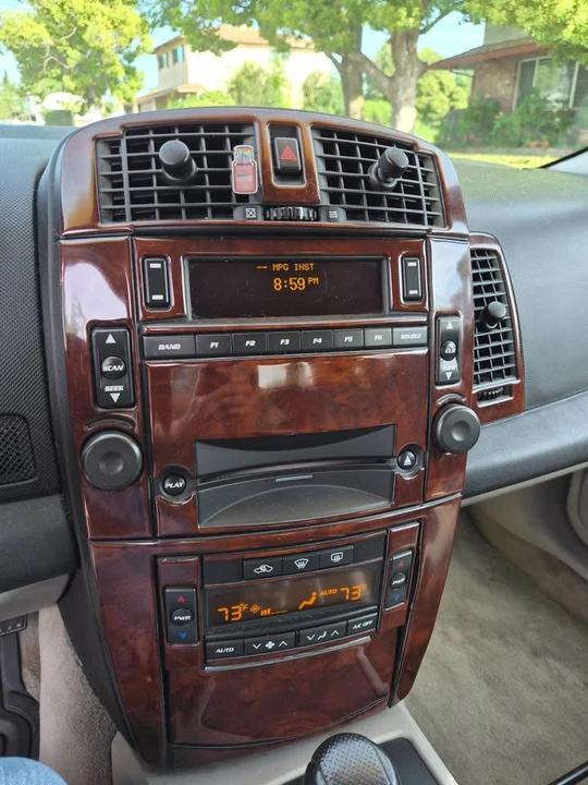 2005 Cadillac SRX - Image 8 of 8
