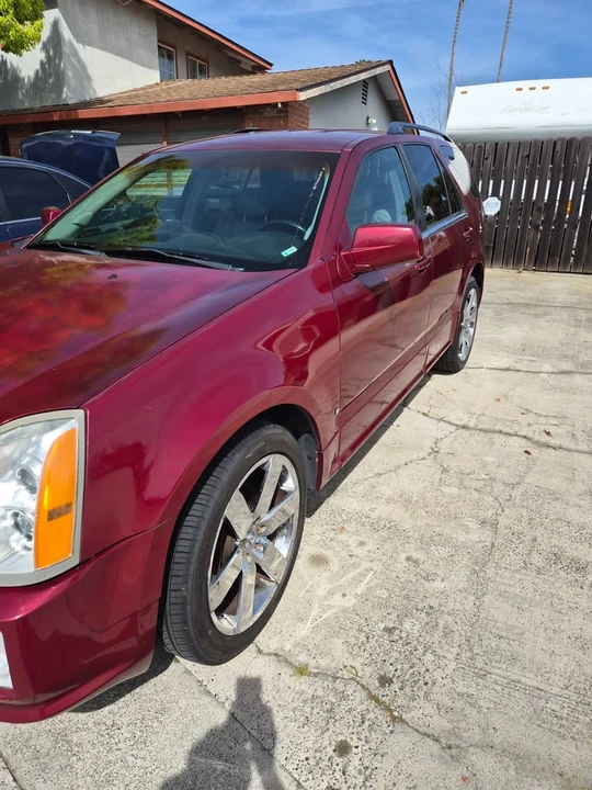 2005 Cadillac SRX - Image 5 of 8