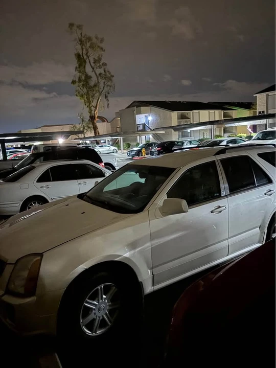 2005 Cadillac SRX - Image 6 of 9
