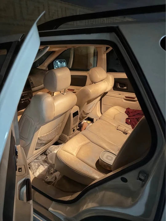 2005 Cadillac SRX - Image 3 of 9