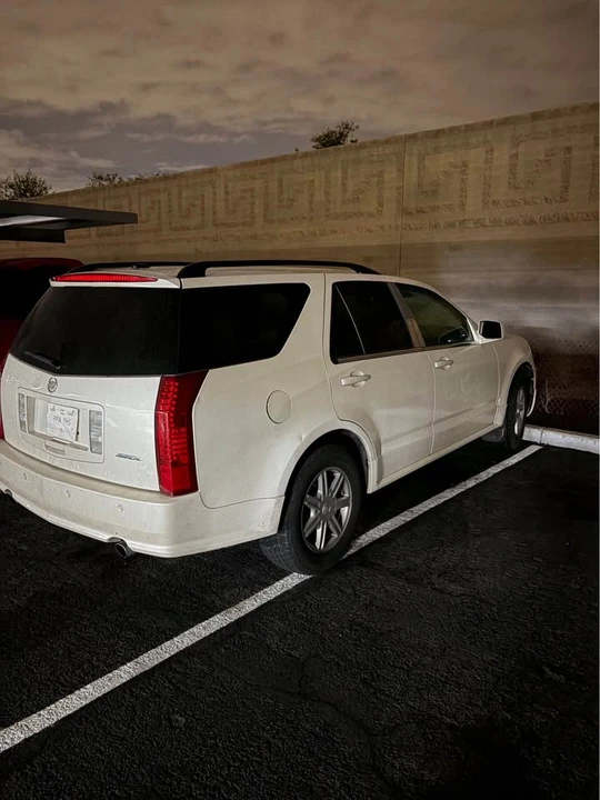2005 Cadillac SRX - Image 9 of 9