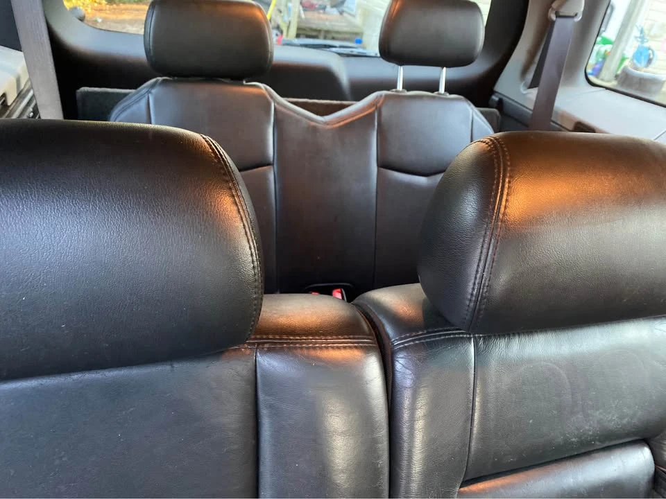 2005 Cadillac SRX - Image 9 of 12