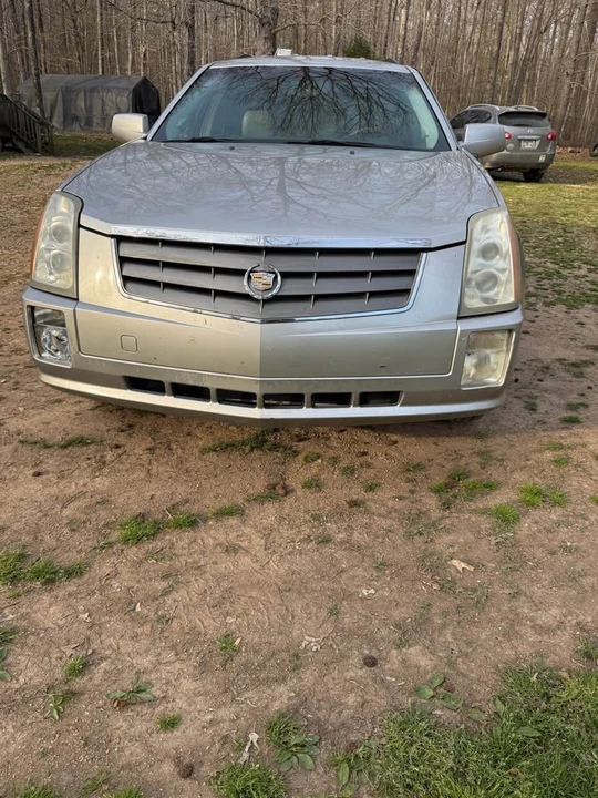 2005 Cadillac SRX - Image 3 of 10