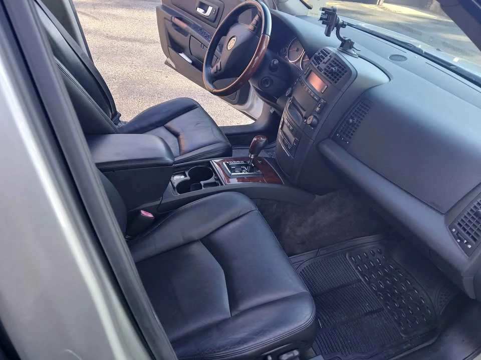 2005 Cadillac SRX - Image 4 of 9