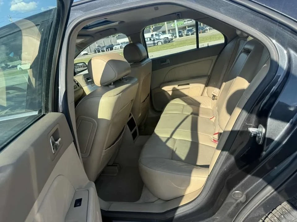 2005 Cadillac STS - Image 10 of 16