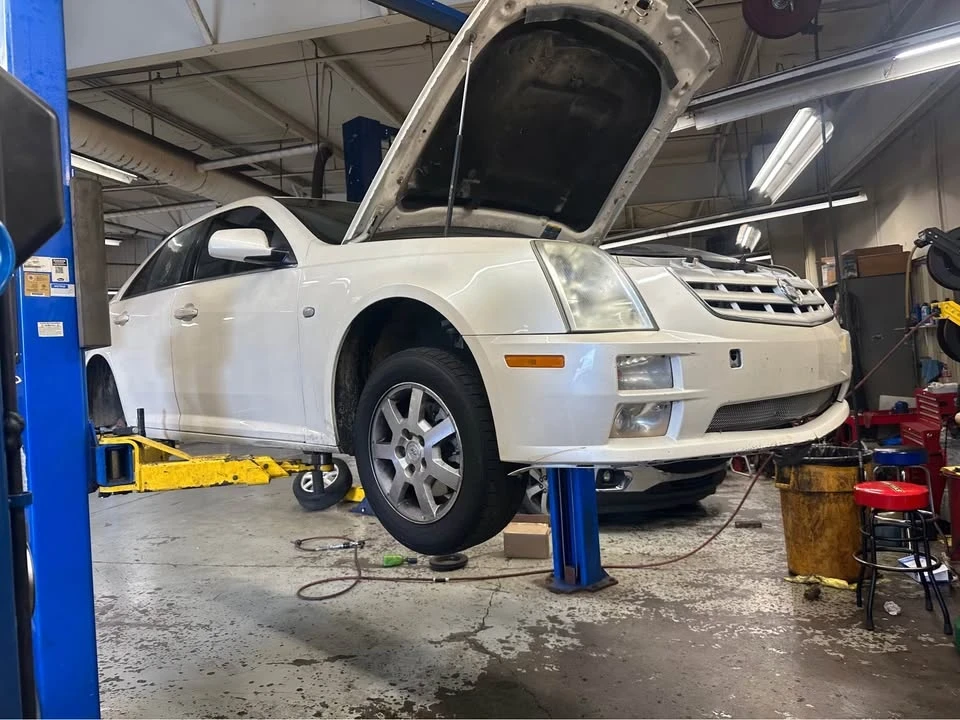 2005 Cadillac STS - Image 12 of 17