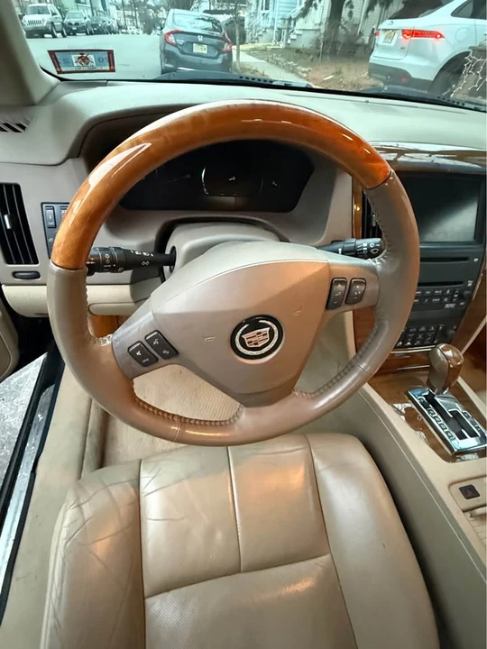 2005 Cadillac STS - Image 6 of 8