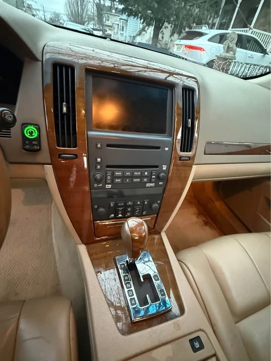 2005 Cadillac STS - Image 7 of 8