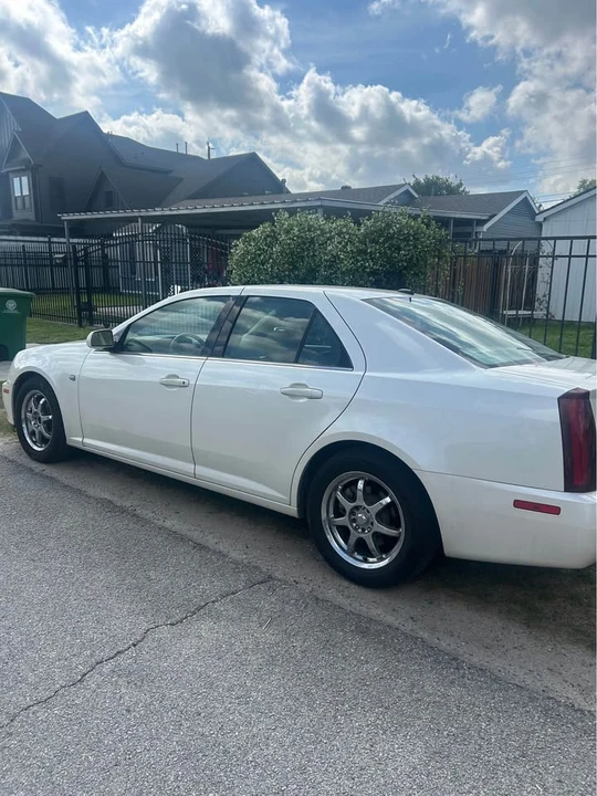 2005 Cadillac STS - Image 2 of 9