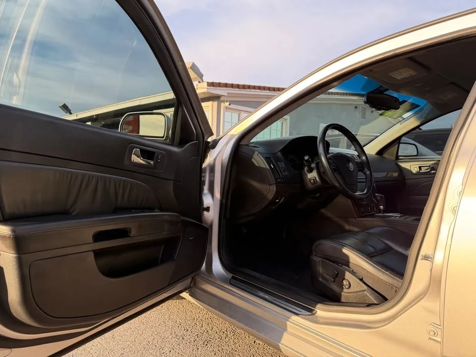 2005 Cadillac STS - Image 10 of 20