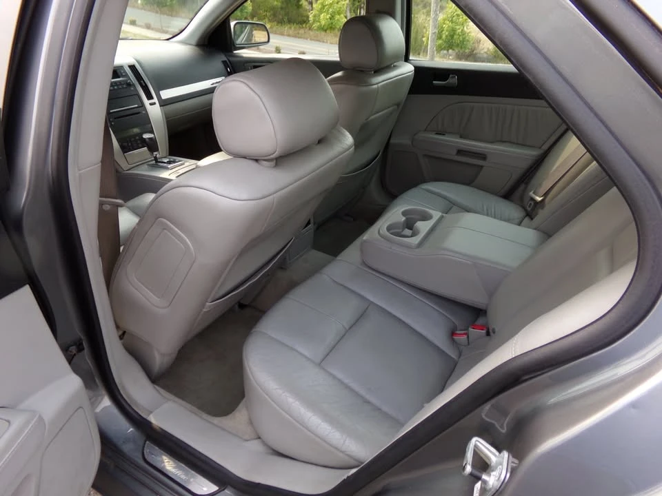 2005 Cadillac STS - Image 8 of 15