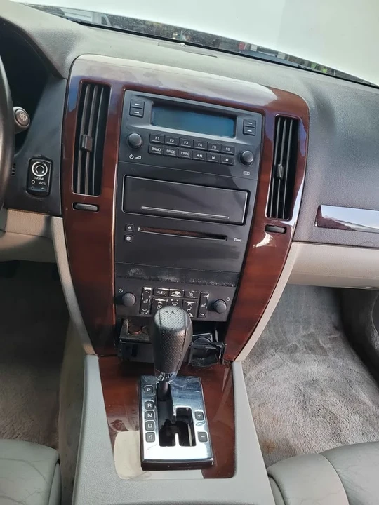 2005 Cadillac STS - Image 8 of 14