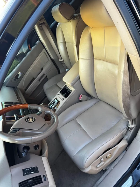 2005 Cadillac STS - Image 10 of 12