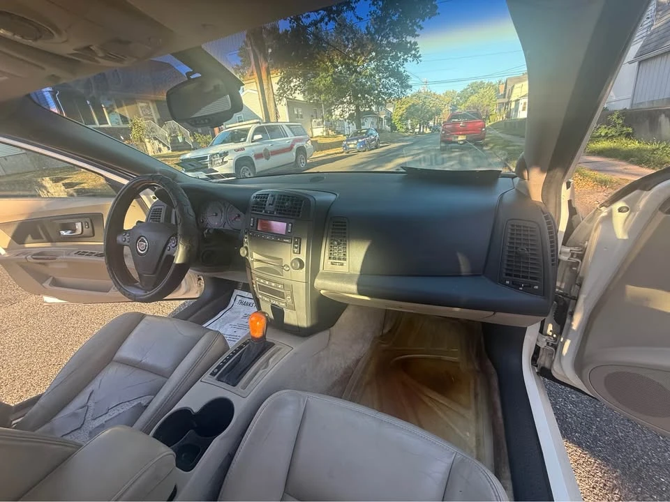 2005 Cadillac STS - Image 10 of 15