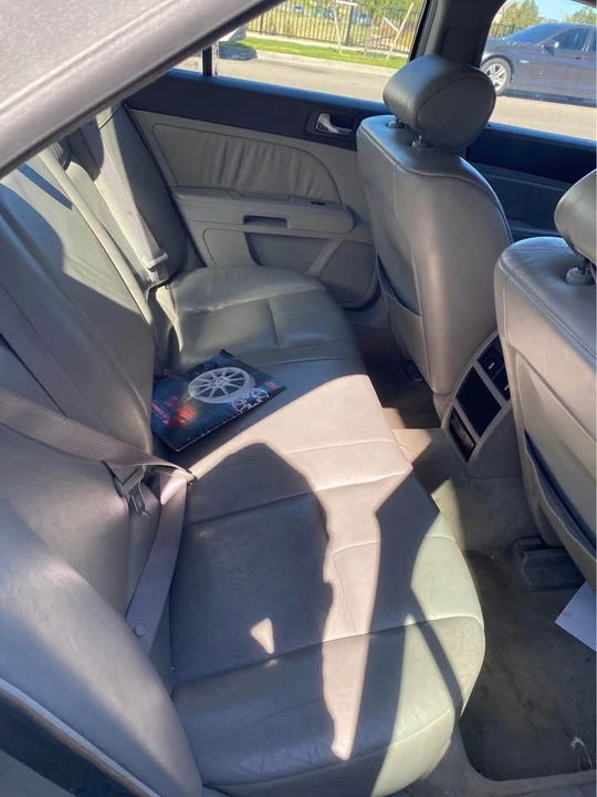 2005 Cadillac STS - Image 2 of 4