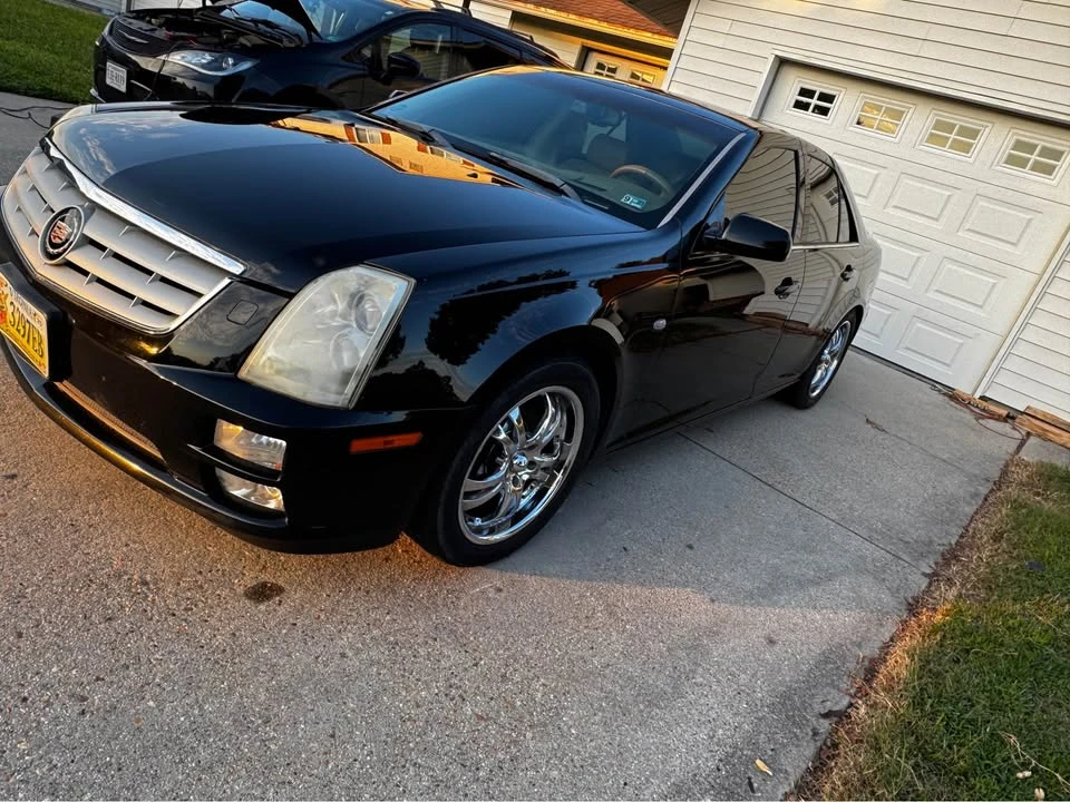 2005 Cadillac STS - Image 2 of 12