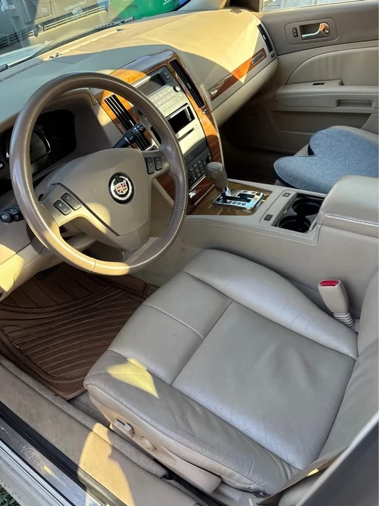 2005 Cadillac STS - Image 10 of 11