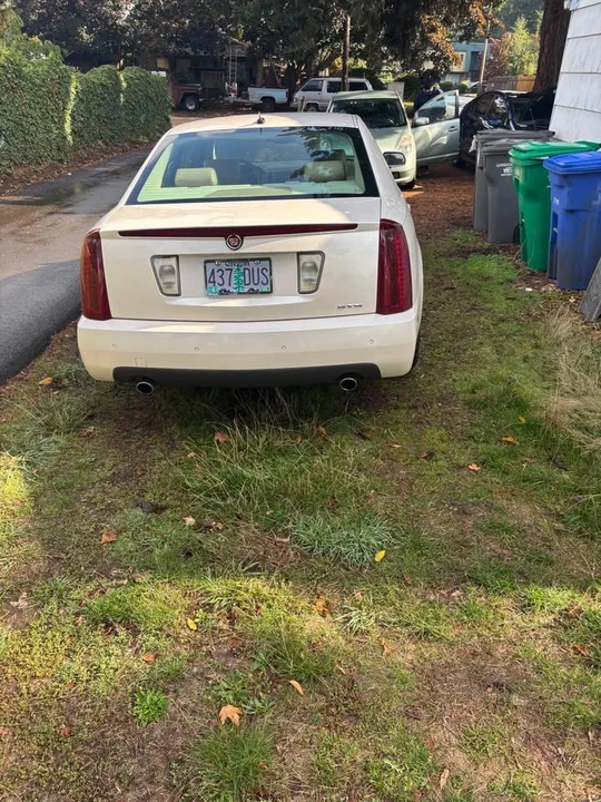 2005 Cadillac STS - Image 2 of 11