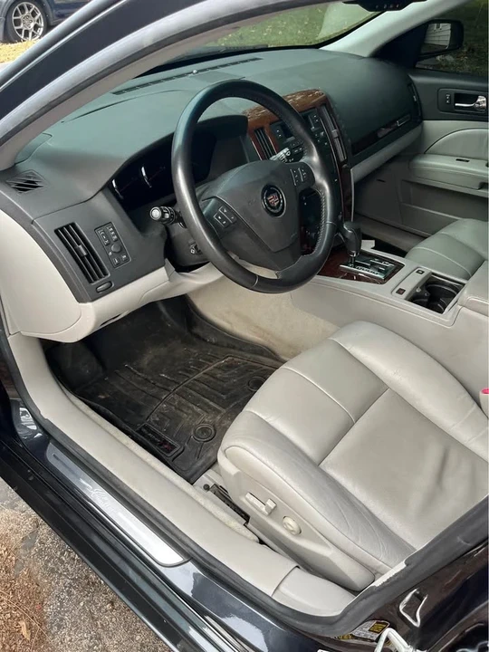 2005 Cadillac STS - Image 2 of 5