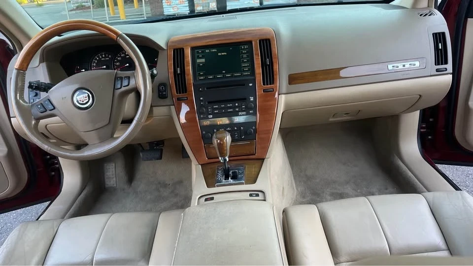2005 Cadillac STS - Image 9 of 10