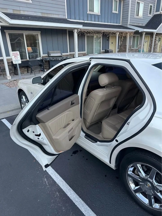 2005 Cadillac STS - Image 9 of 17