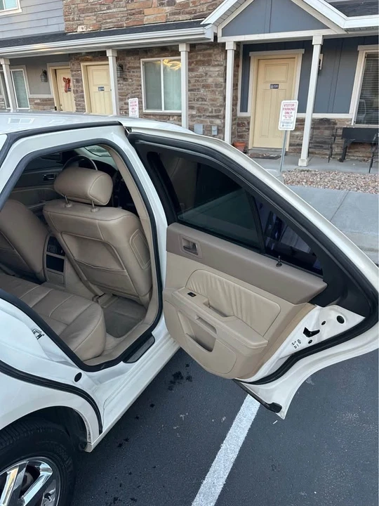 2005 Cadillac STS - Image 8 of 17