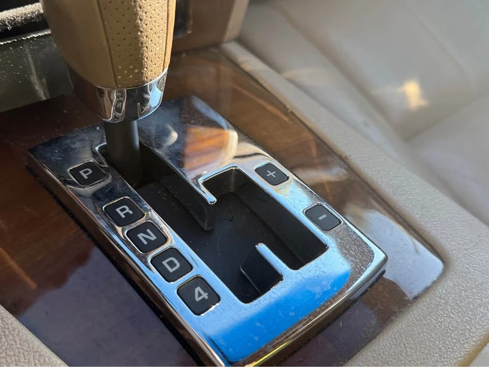 2005 Cadillac STS - Image 10 of 14