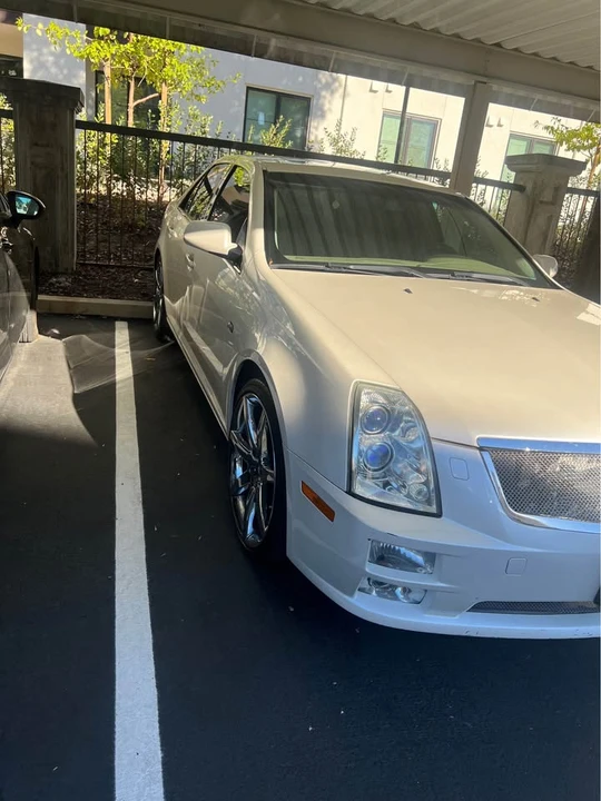2005 Cadillac STS - Image 8 of 9
