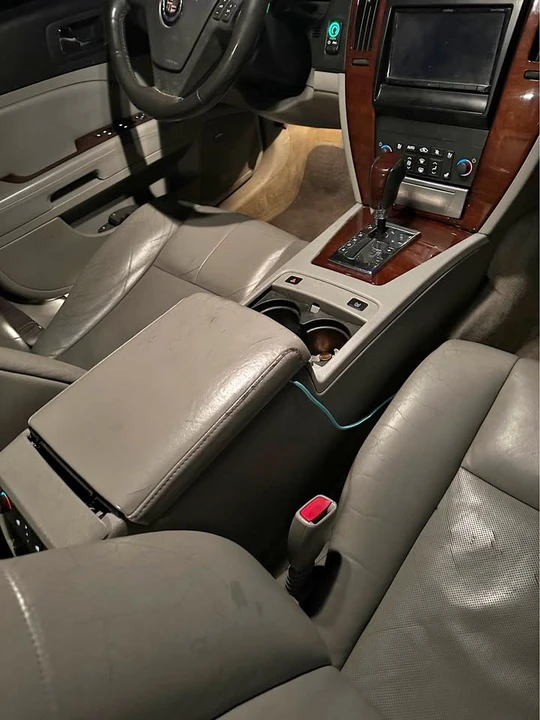 2005 Cadillac STS - Image 2 of 6