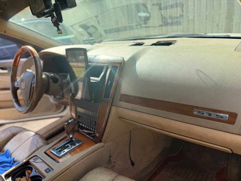 2005 Cadillac STS - Image 7 of 8