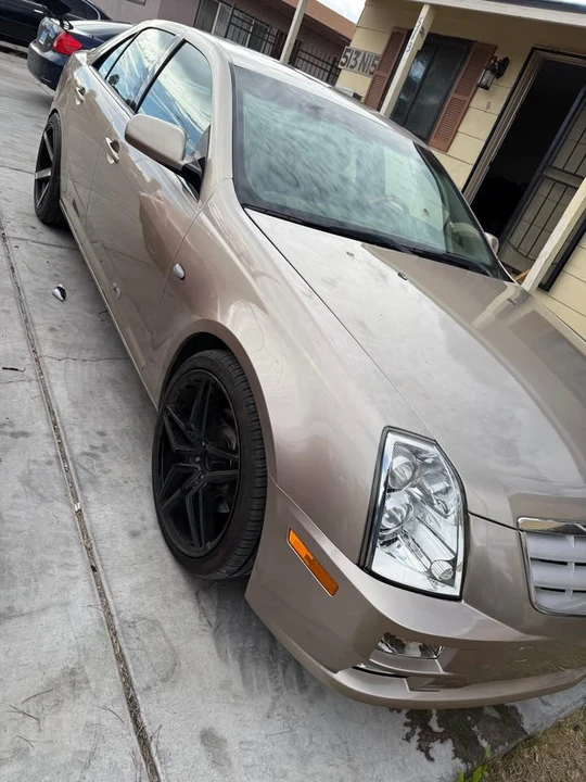 2005 Cadillac STS - Image 4 of 12